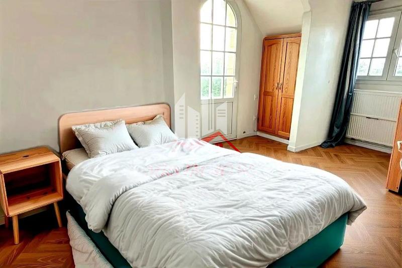 Propriété - 211 m² - 9 pièces