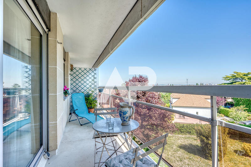 Appartement - 102 m² - 6 pièces