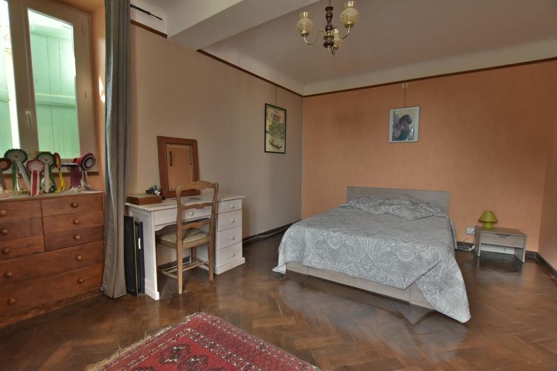 Maison - 268 m² - 9 pièces