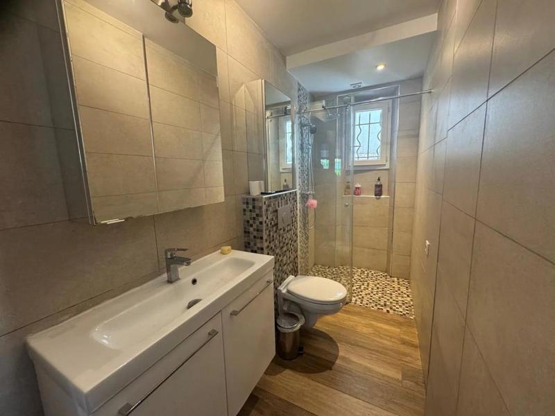 Villa - 200 m² - 5 pièces