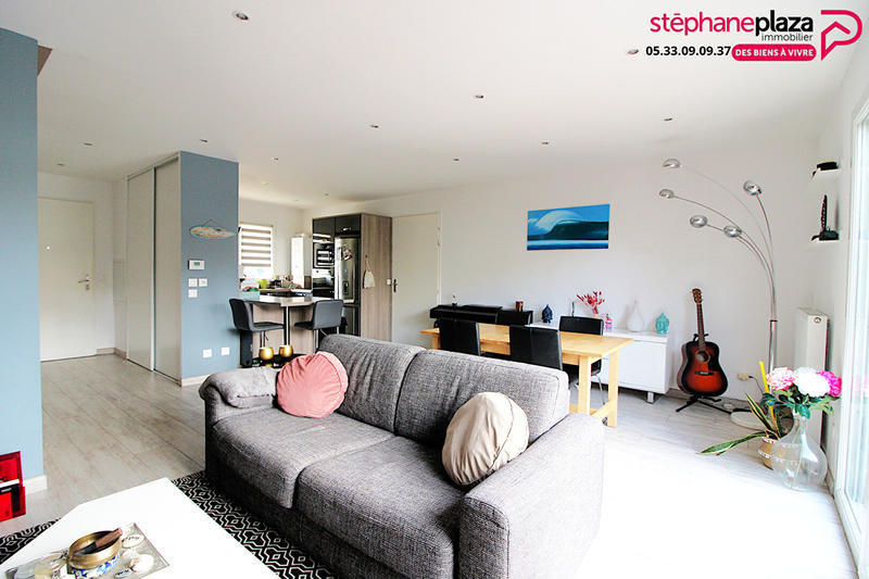 Maison - 93 m² - 4 pièces