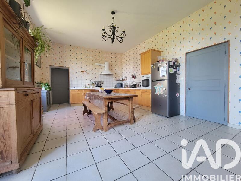 Maison - 366 m² - 12 pièces