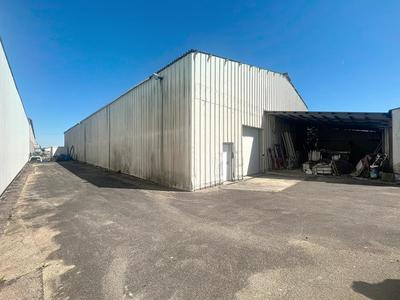 Services - 1 132 m²