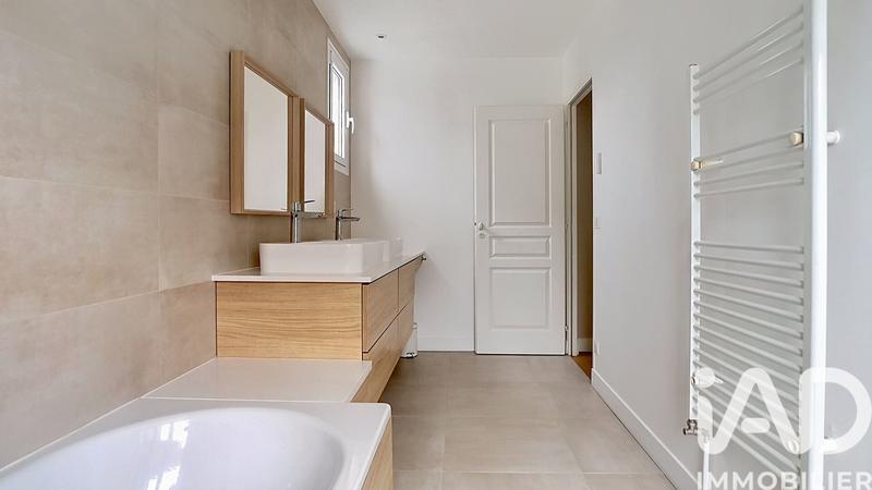 Maison - 143 m² - 6 pièces