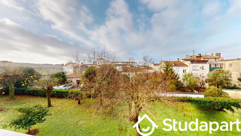 Chambre - 11 m² - 1 pièce