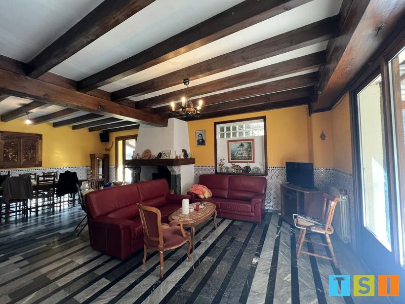 Maison - 228 m² - 5 pièces