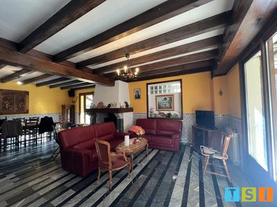 Maison - 228 m² - 5 pièces