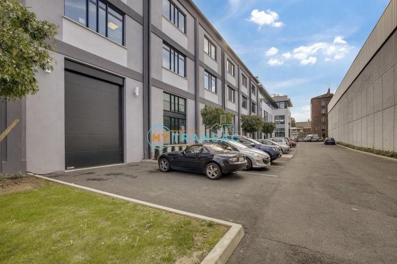 Local d'activité / Entrepôt - 3 292 m²