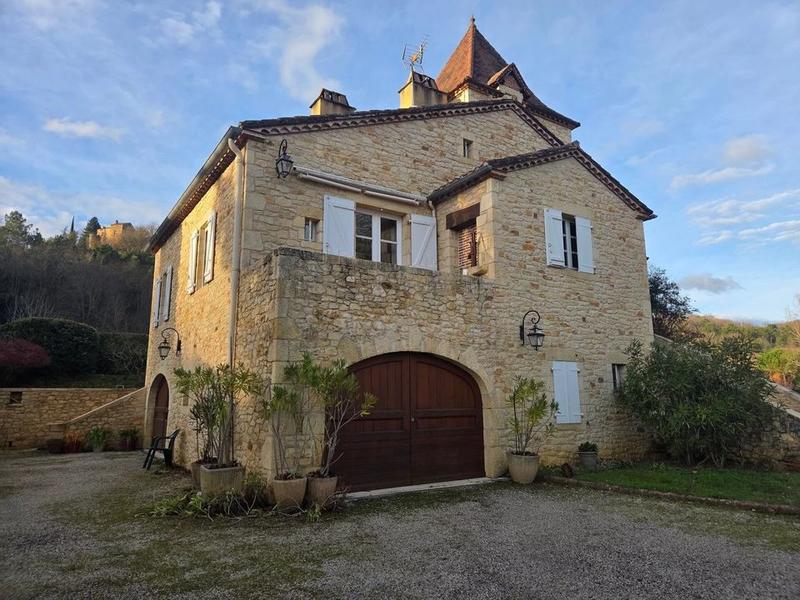 Maison en pierre - 169 m² - 7 pièces