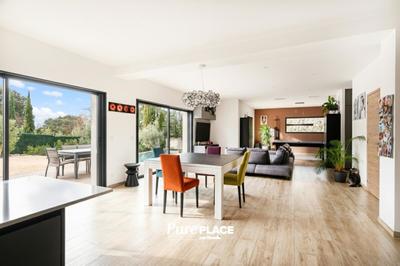 Maison - 197 m² - 6 pièces