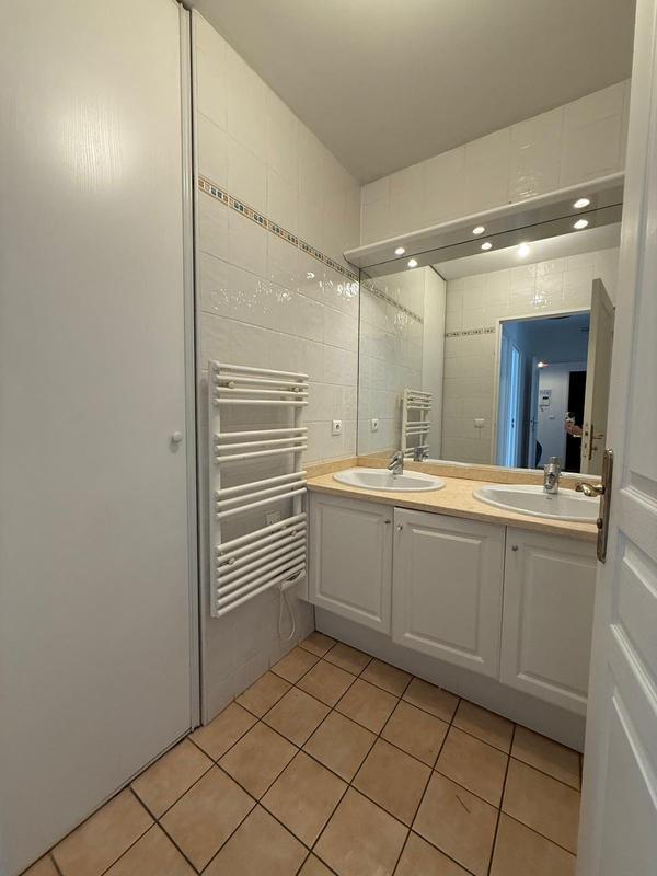 Appartement - 82 m² - 4 pièces