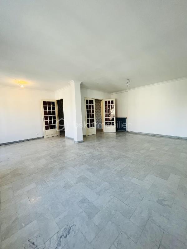 Appartement - 90 m² - 4 pièces