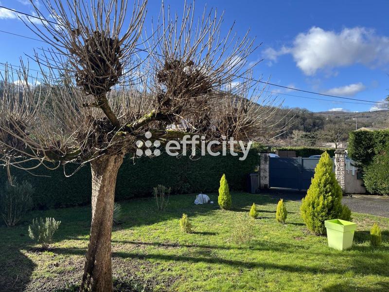 Villa - 100 m² - 5 pièces