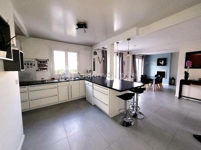 Maison - 178 m² - 7 pièces