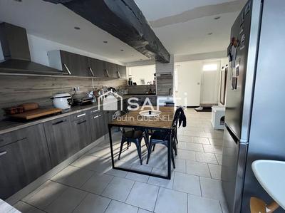 Maison - 98 m² - 4 pièces