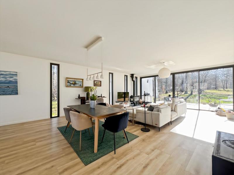 Maison - 198 m² - 5 pièces