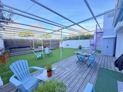 Maison - 170 m² - 6 pièces