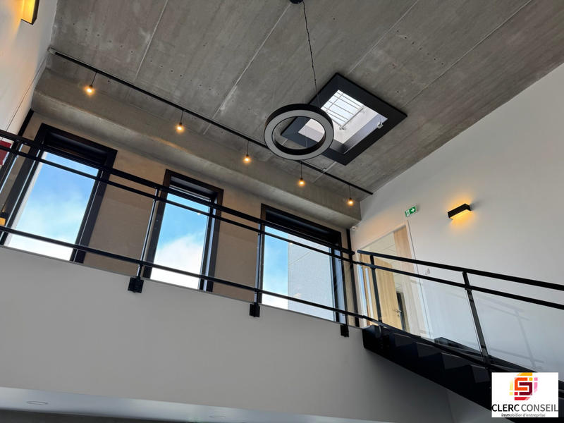 Bureau - 228 m²