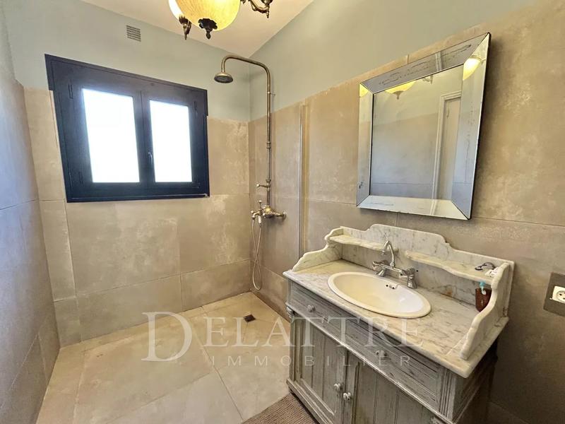 Villa - 230 m² - 10 pièces