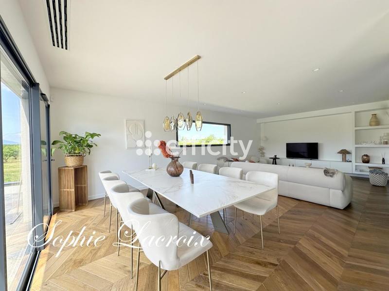 Maison - 191 m² - 7 pièces