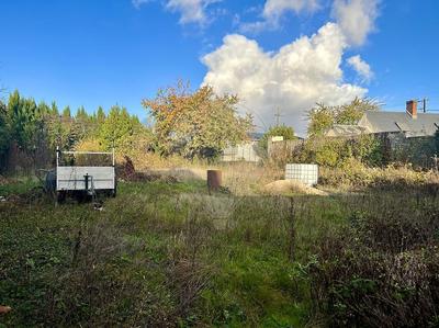 Terrain constructible - 745 m²