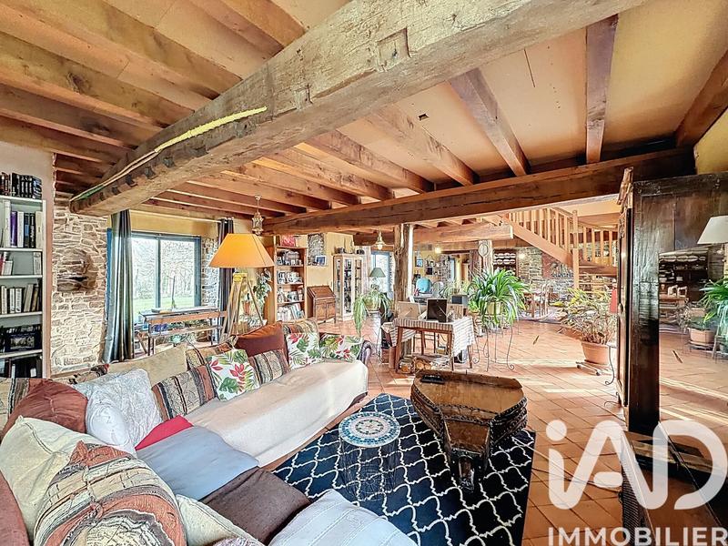 Maison - 270 m² - 9 pièces