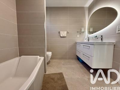 Appartement - 97 m² - 3 pièces