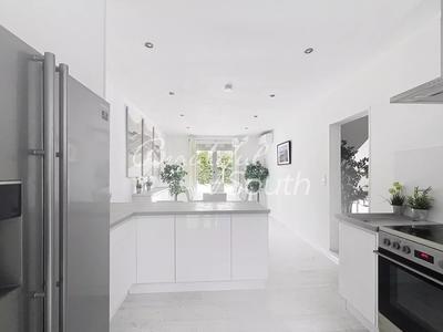 Maison - 115 m² - 6 pièces