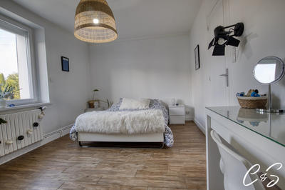 Maison - 181 m² - 6 pièces