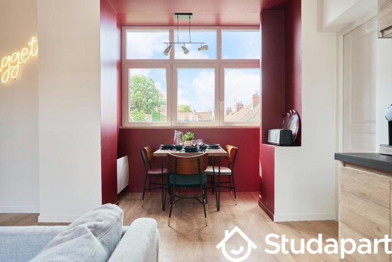 Chambre - 12 m² - 1 pièce