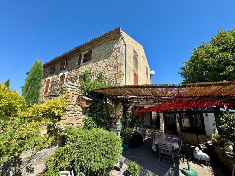 Maison de village - 257 m² - 11 pièces