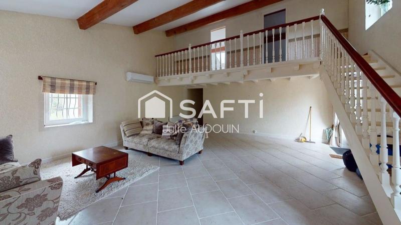 Maison - 202 m² - 8 pièces