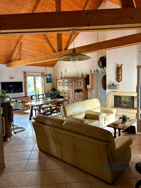 Maison - 169 m² - 7 pièces