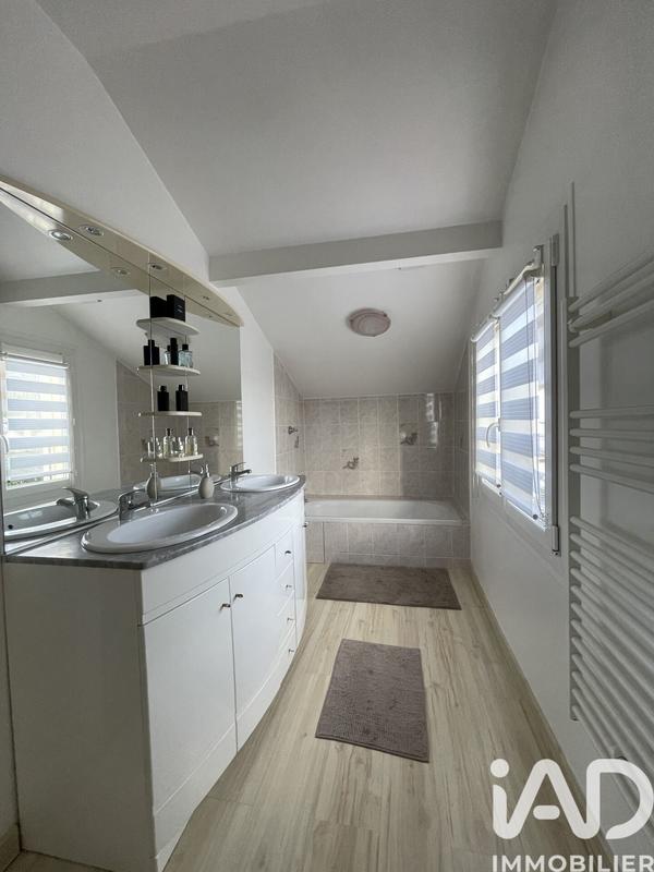 Maison - 93 m² - 5 pièces