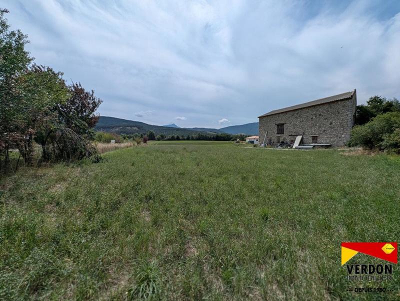 Terrain constructible - 910 m²
