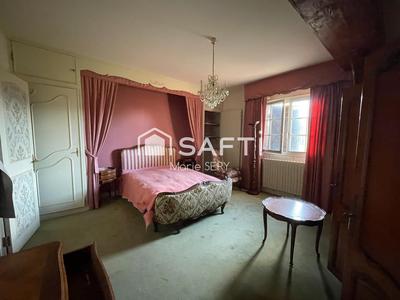 Maison - 218 m² - 8 pièces