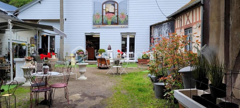 Local commercial - 97 m² - 5 pièces