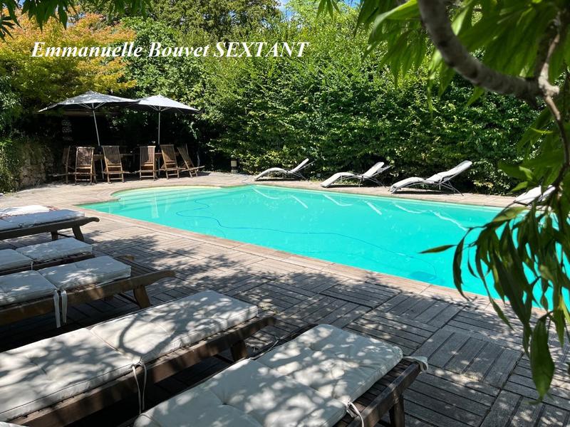 Maison - 217 m² - 7 pièces