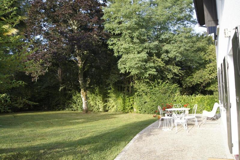 Propriété - 256 m² - 9 pièces