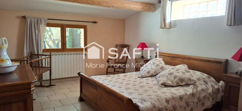 Maison - 328 m² - 15 pièces