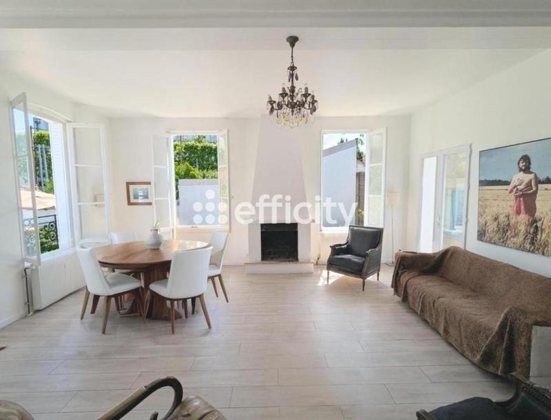 Maison - 151 m² - 6 pièces