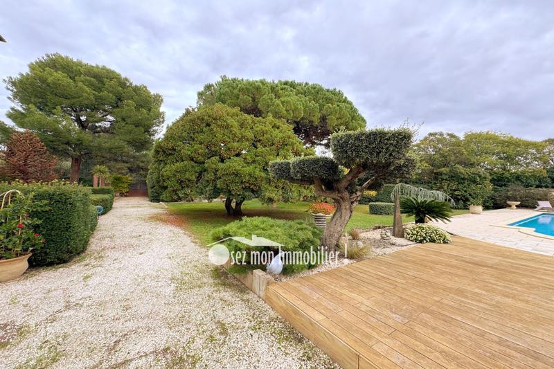 Maison - 273 m² - 8 pièces