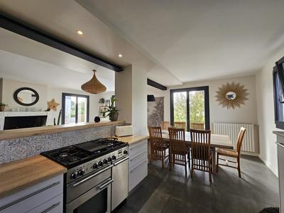 Maison - 273 m² - 10 pièces