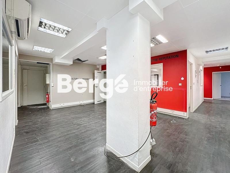 Local commercial - 302 m²