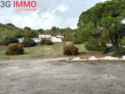 Local commercial - 550 m² - 9 pièces