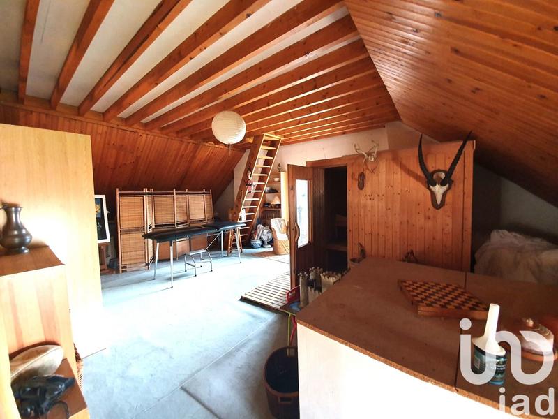 Maison - 213 m² - 8 pièces