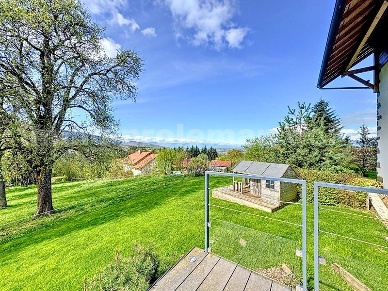 Maison - 486 m² - 8 pièces