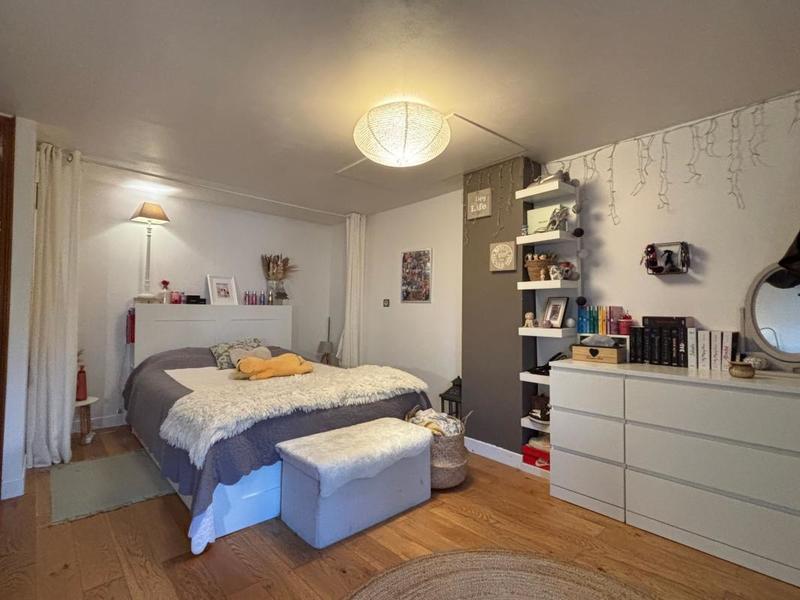 Maison - 200 m² - 7 pièces