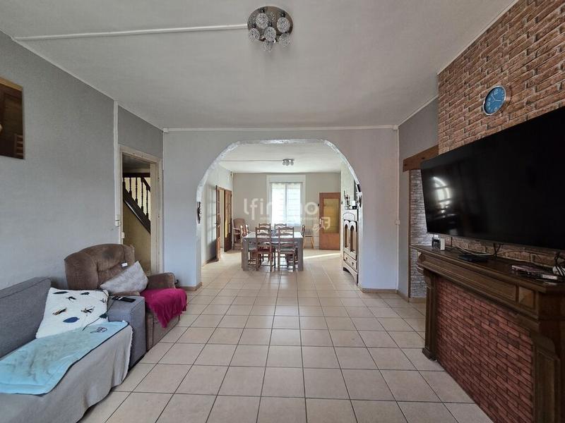 Maison - 221 m² - 12 pièces