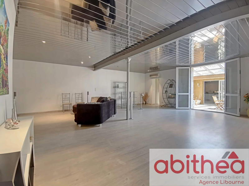 Maison - 393 m² - 10 pièces